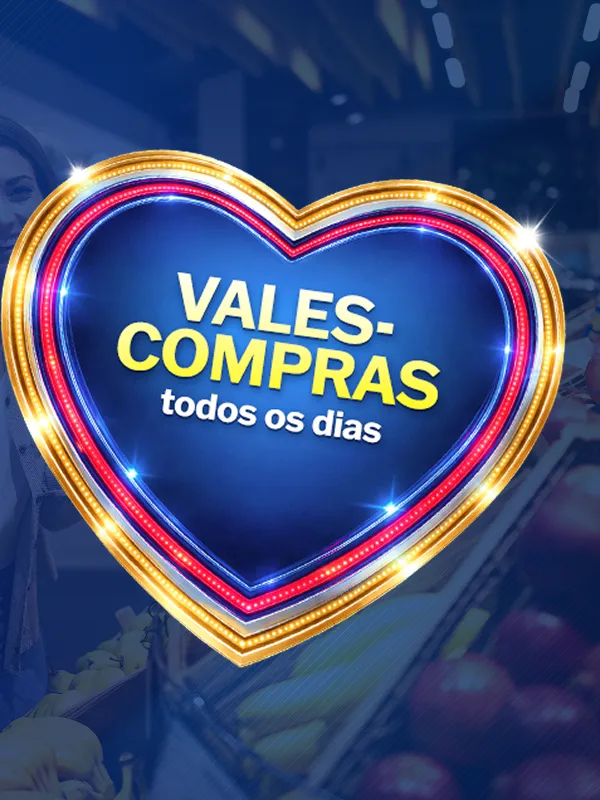 Pessoa segurando celular mostrando tela de cadastro no Clube Condor.